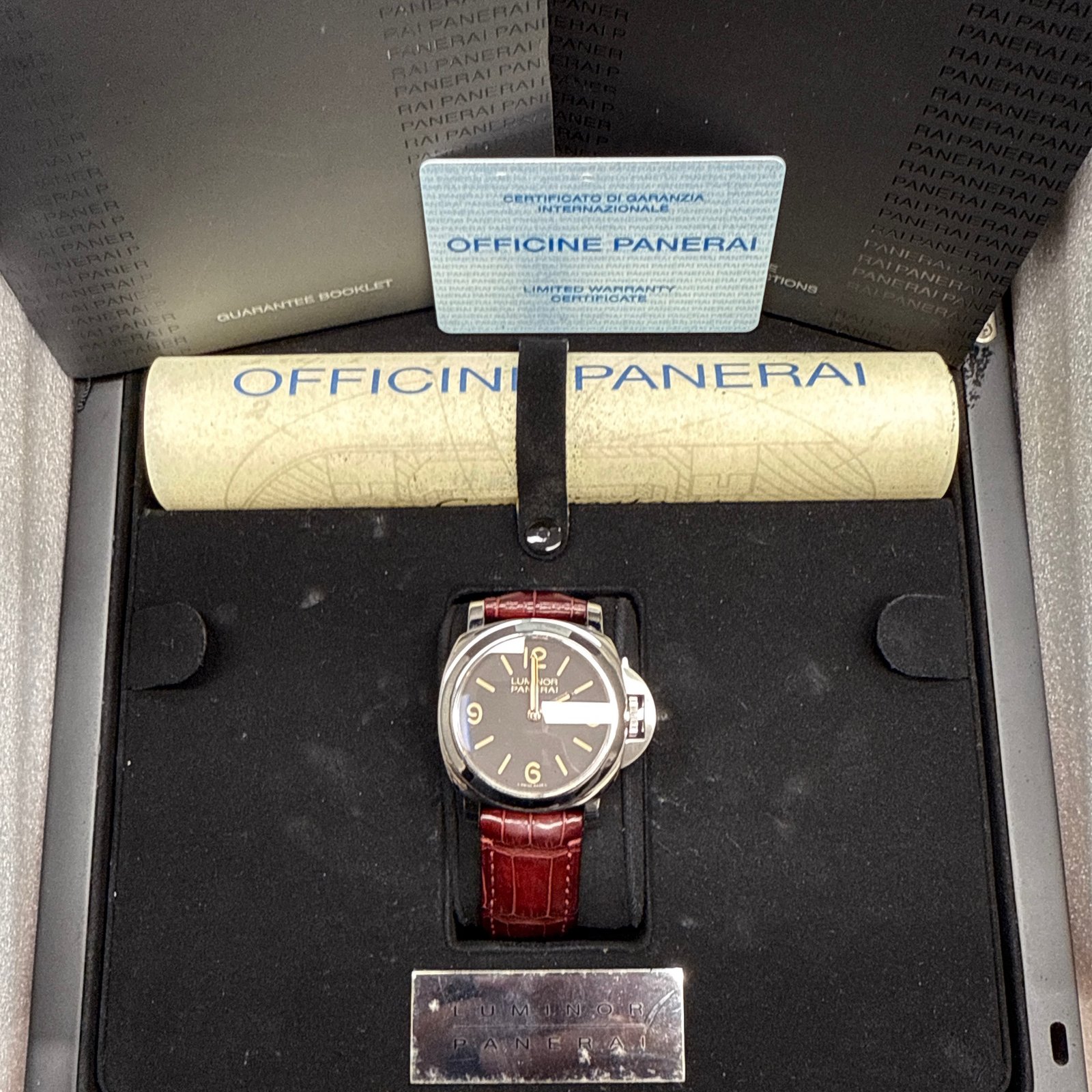 Panerai Luminor Base PAM00390 – 44mm Stainless Steel – 2011 Limited Edition – Complete Set - historical view 9