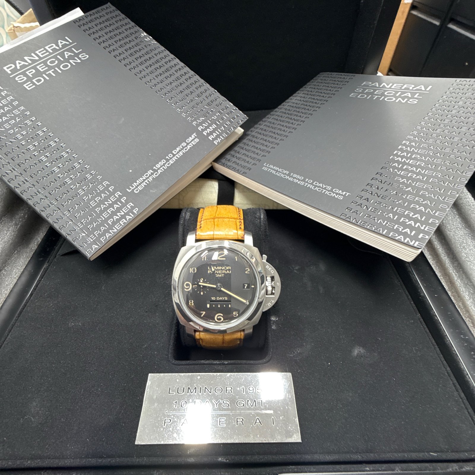Panerai Luminor 1950 GMT 10 Days PAM00406 – additional photo