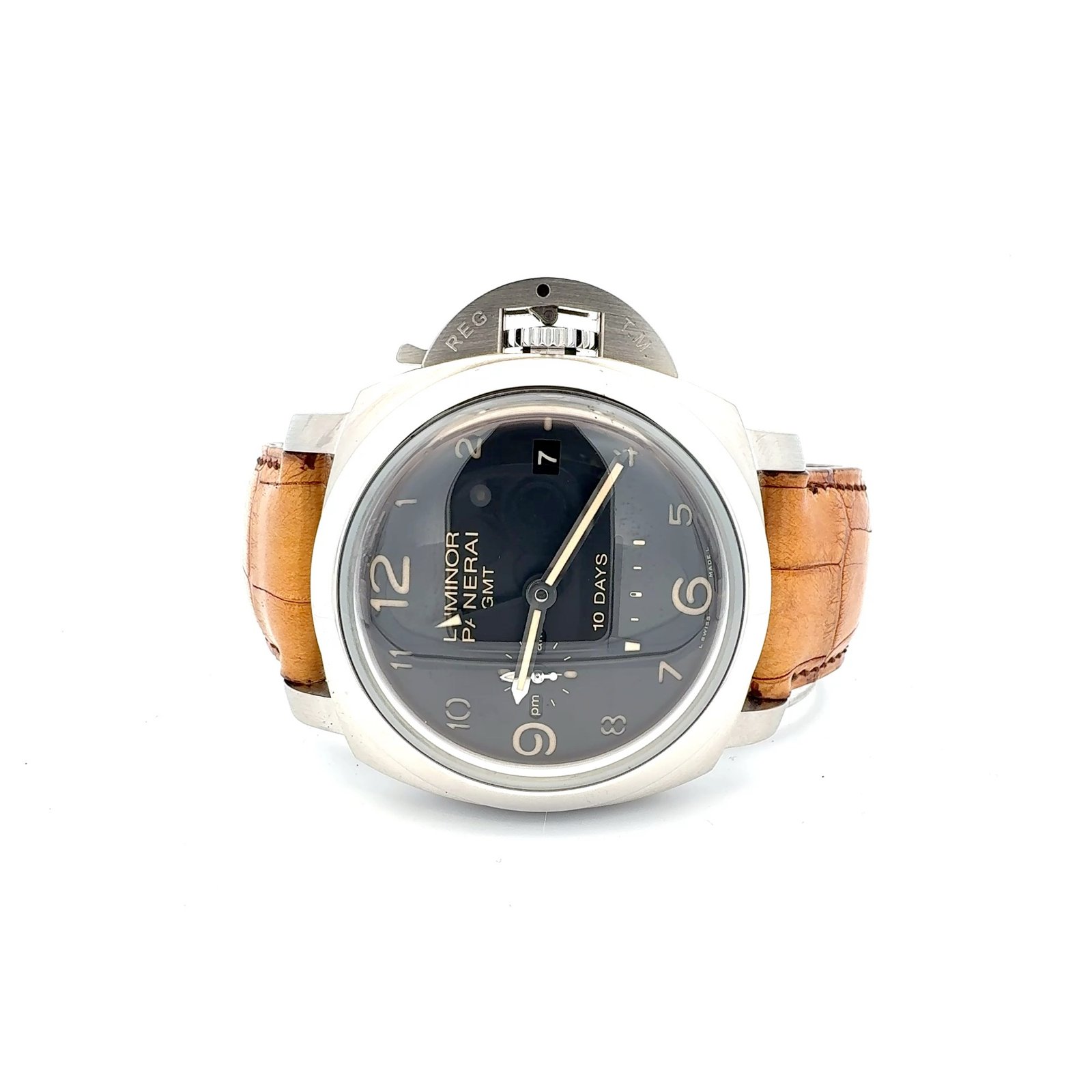 Panerai Luminor 1950 GMT 10 Days PAM00406 – angled dial view